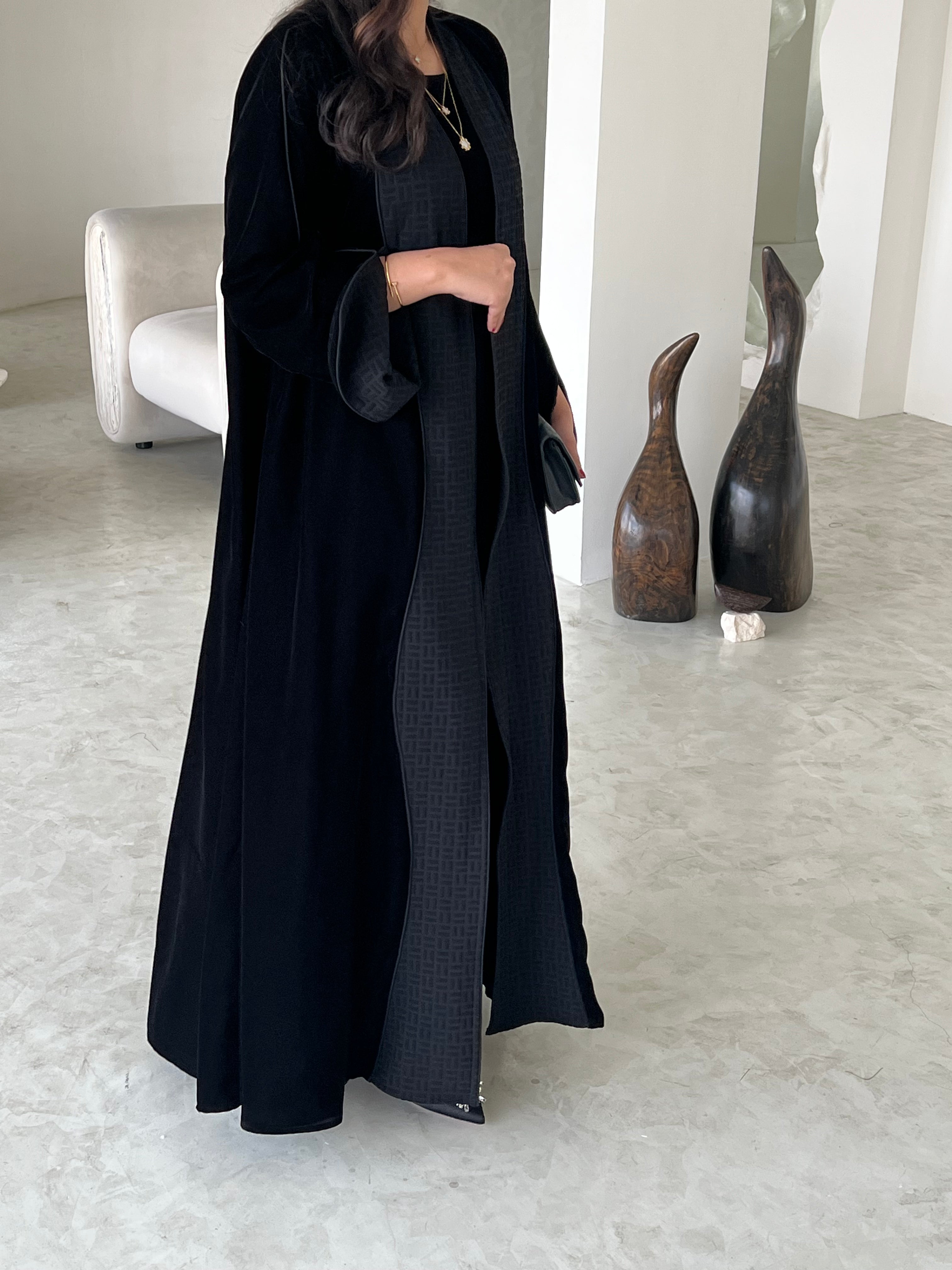 DN205 - VELVET ABAYA