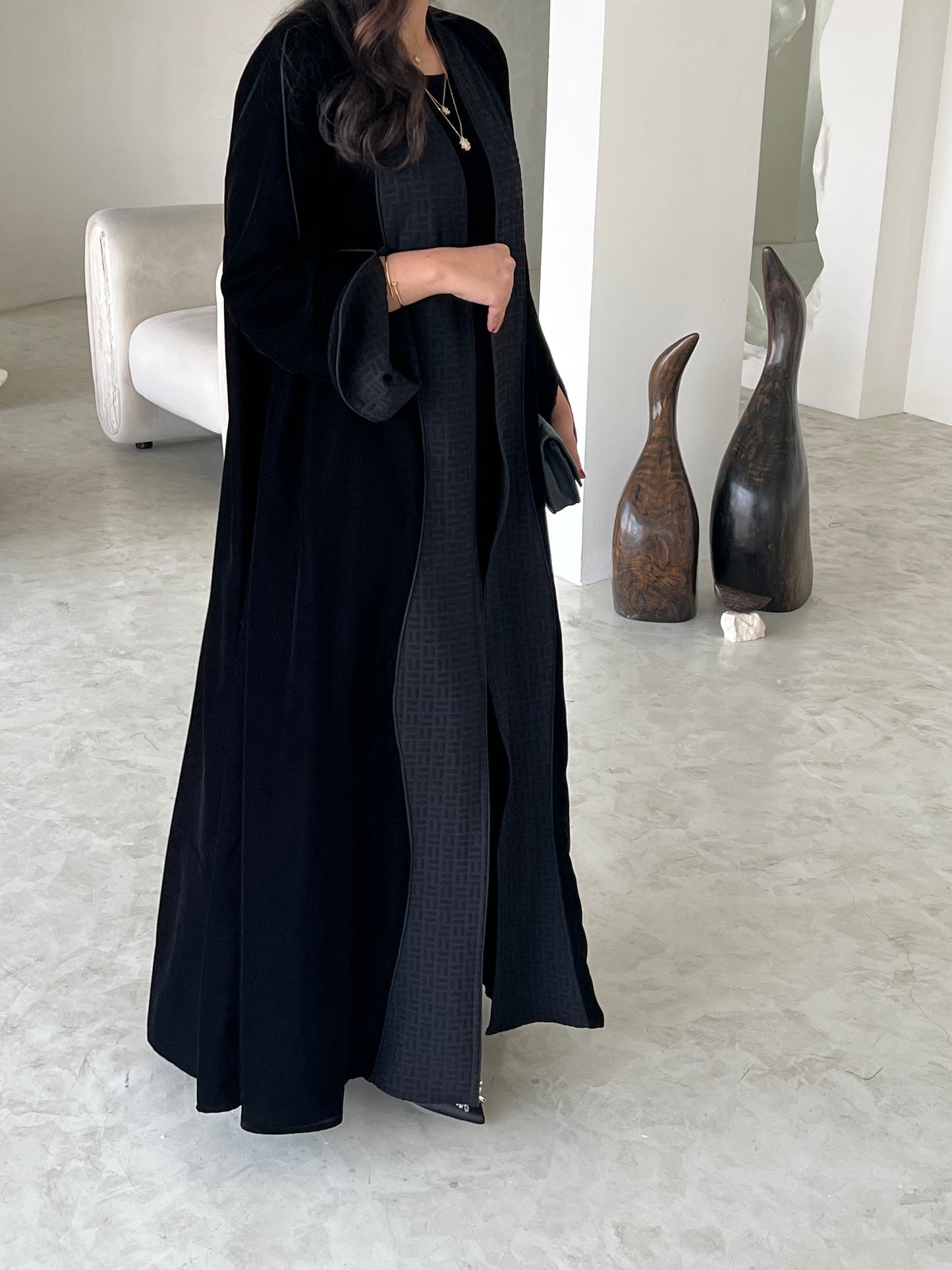 DN205 - VELVET ABAYA