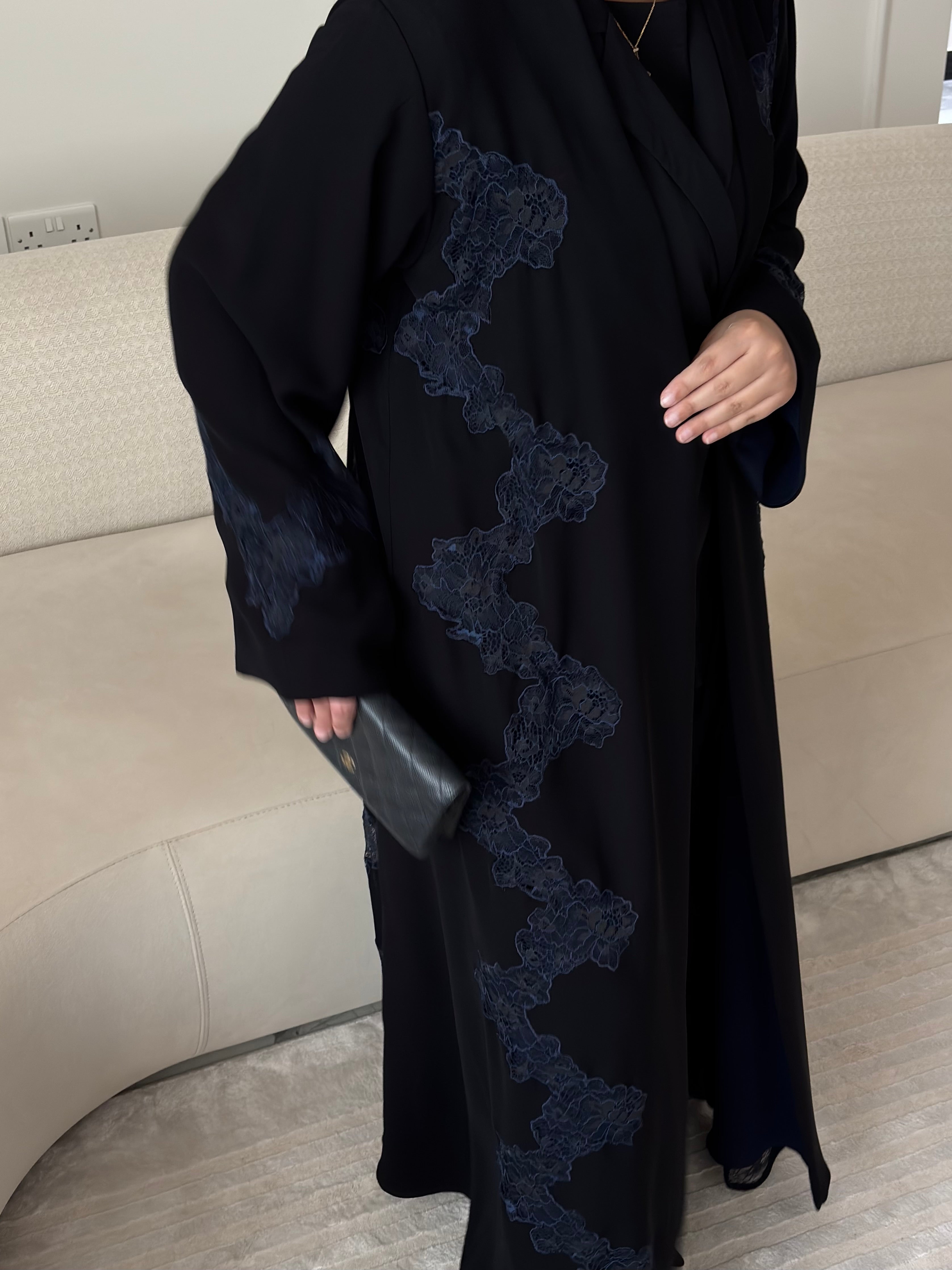 DN285 - LACE ABAYA