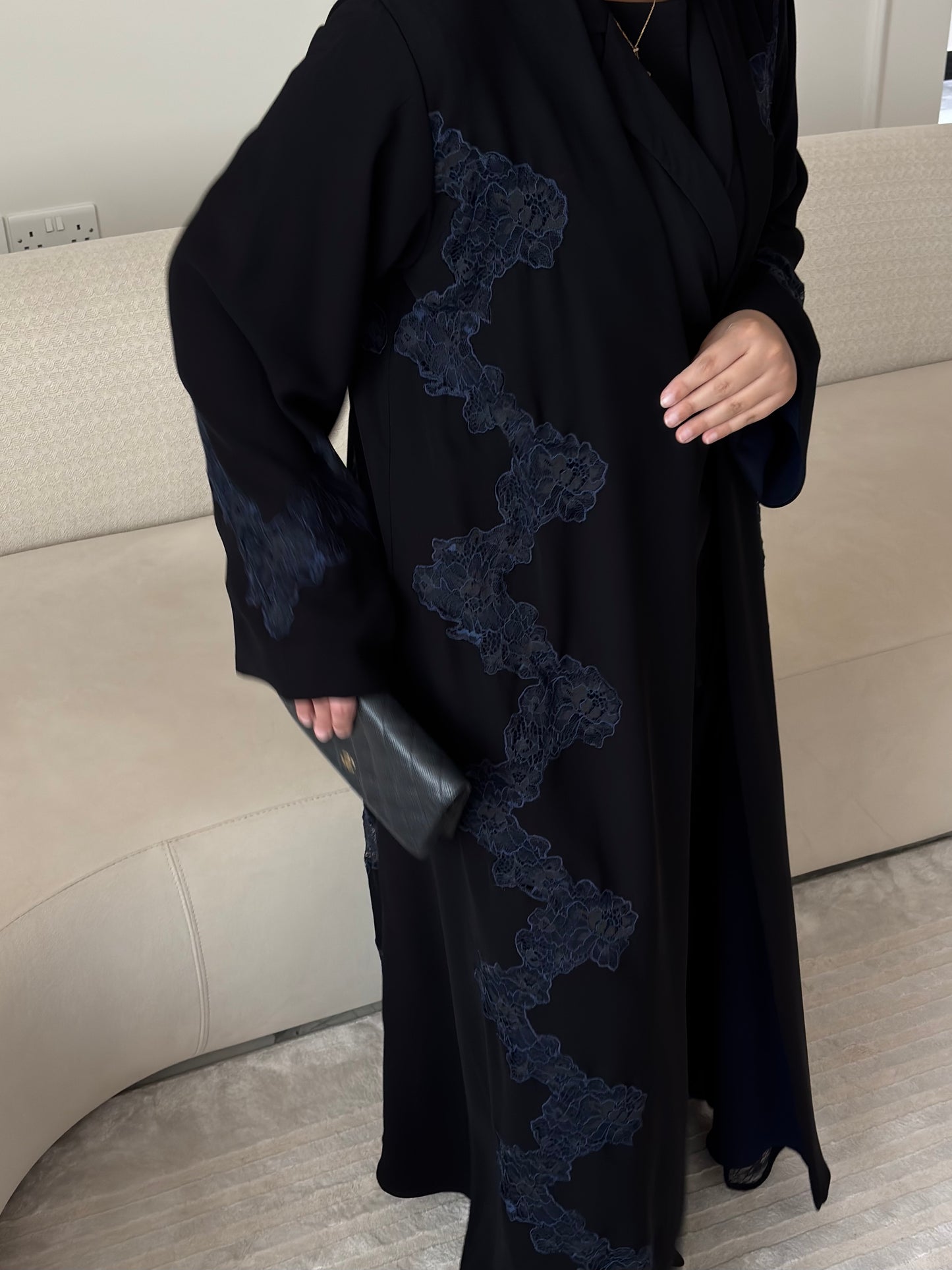 DN285 - LACE ABAYA