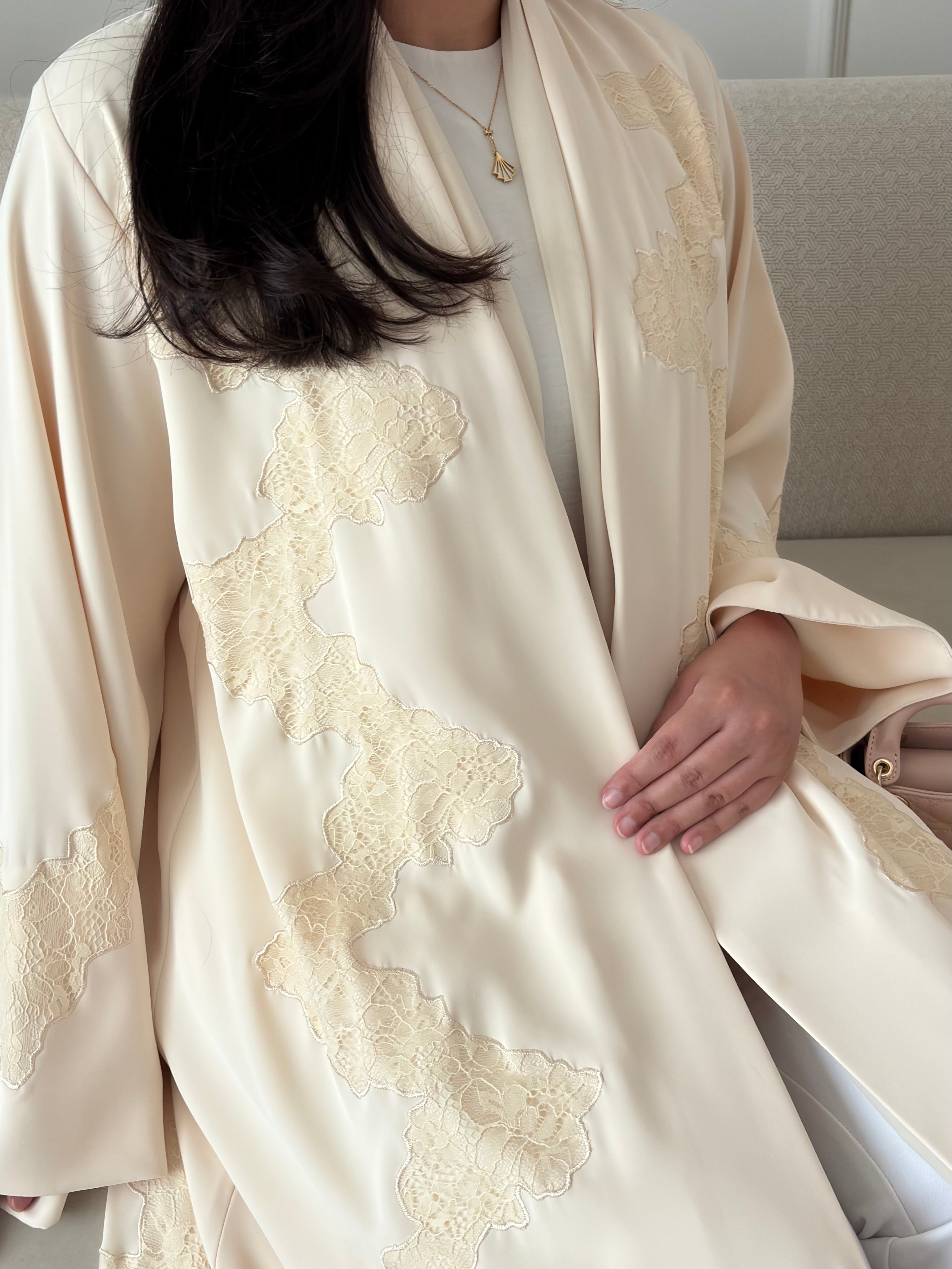 DN287 - LACE ABAYA