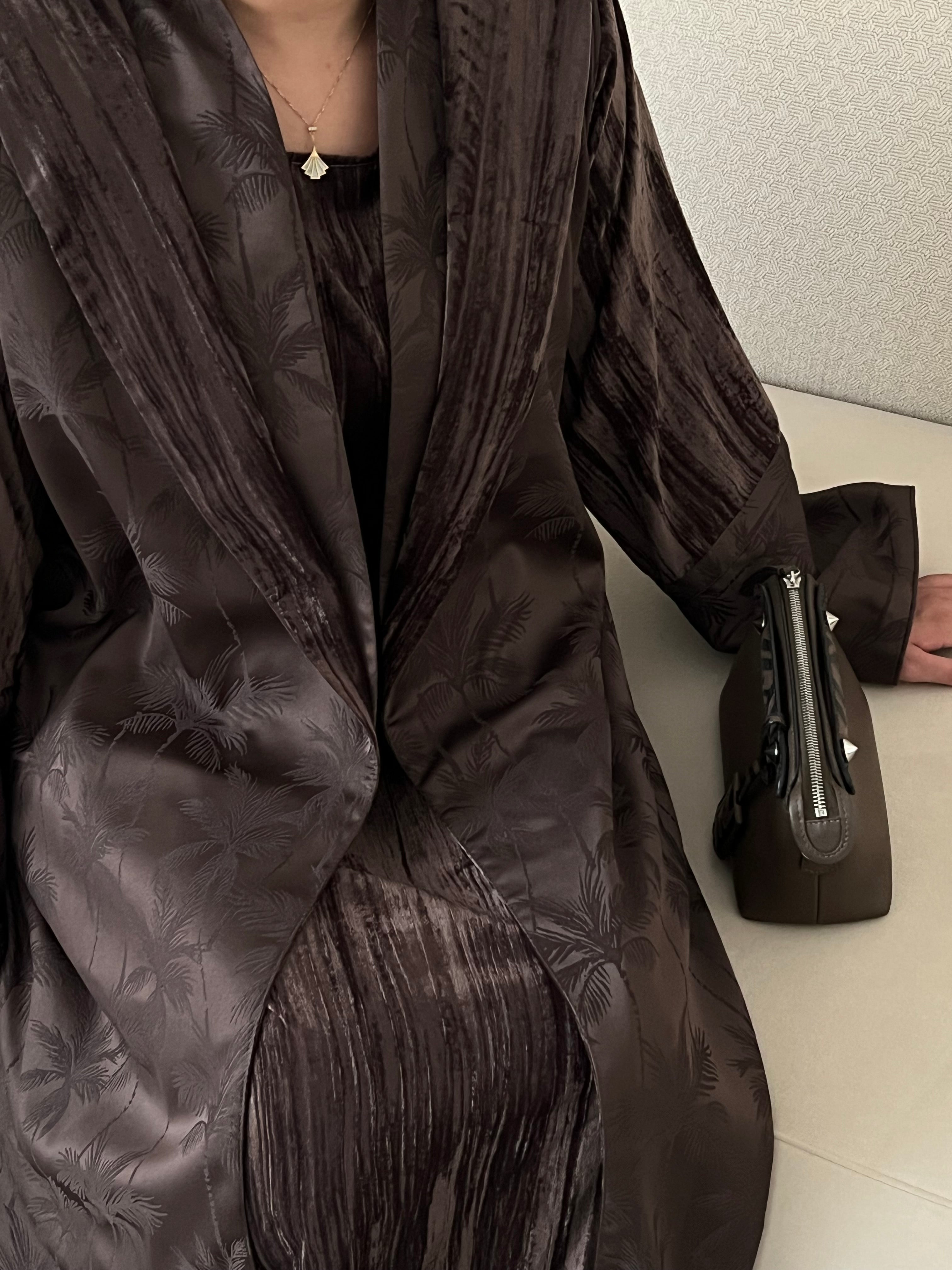 DN207 - VELVET PALM ABAYA