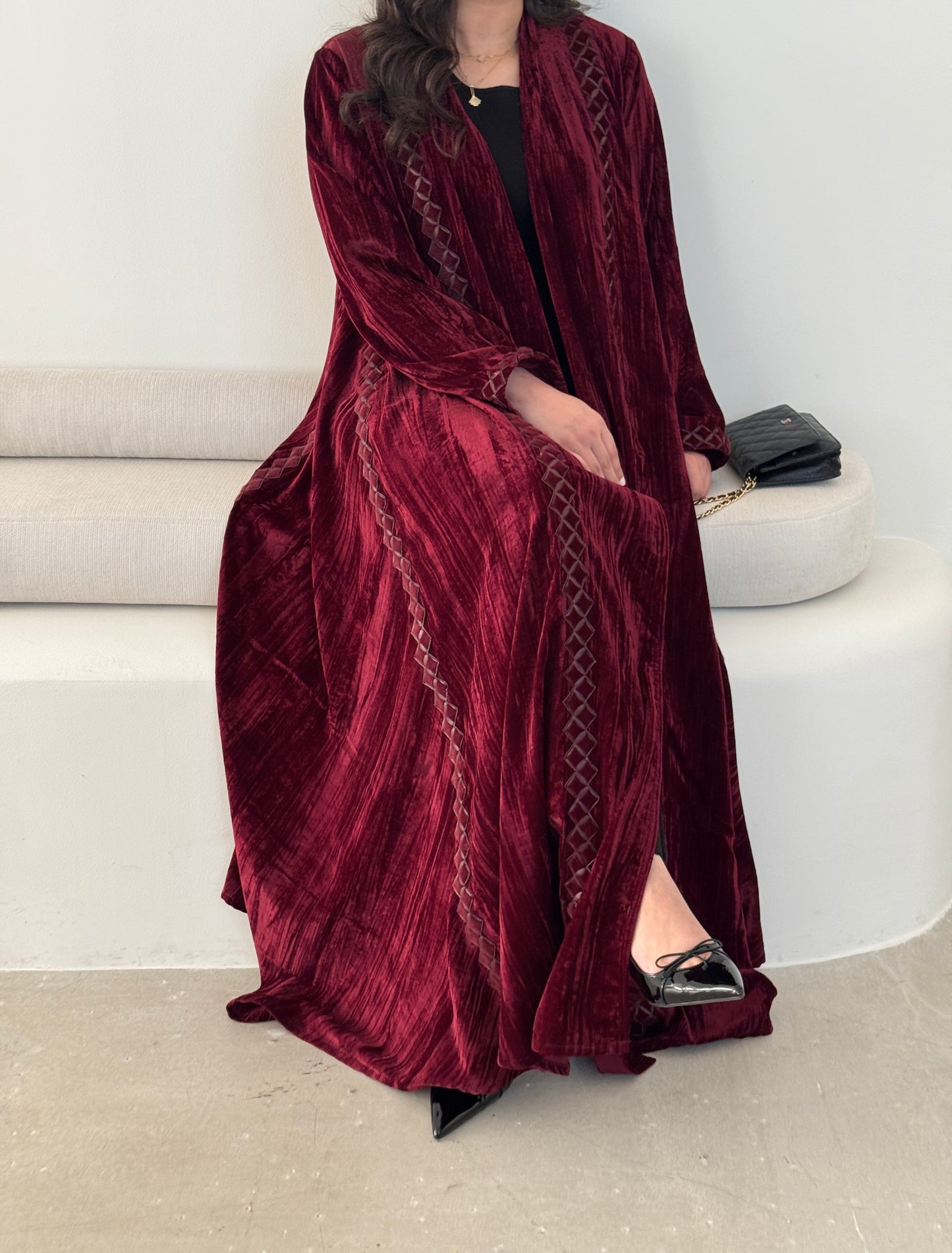 DN108 - CRUSHED VELVET ABAYA