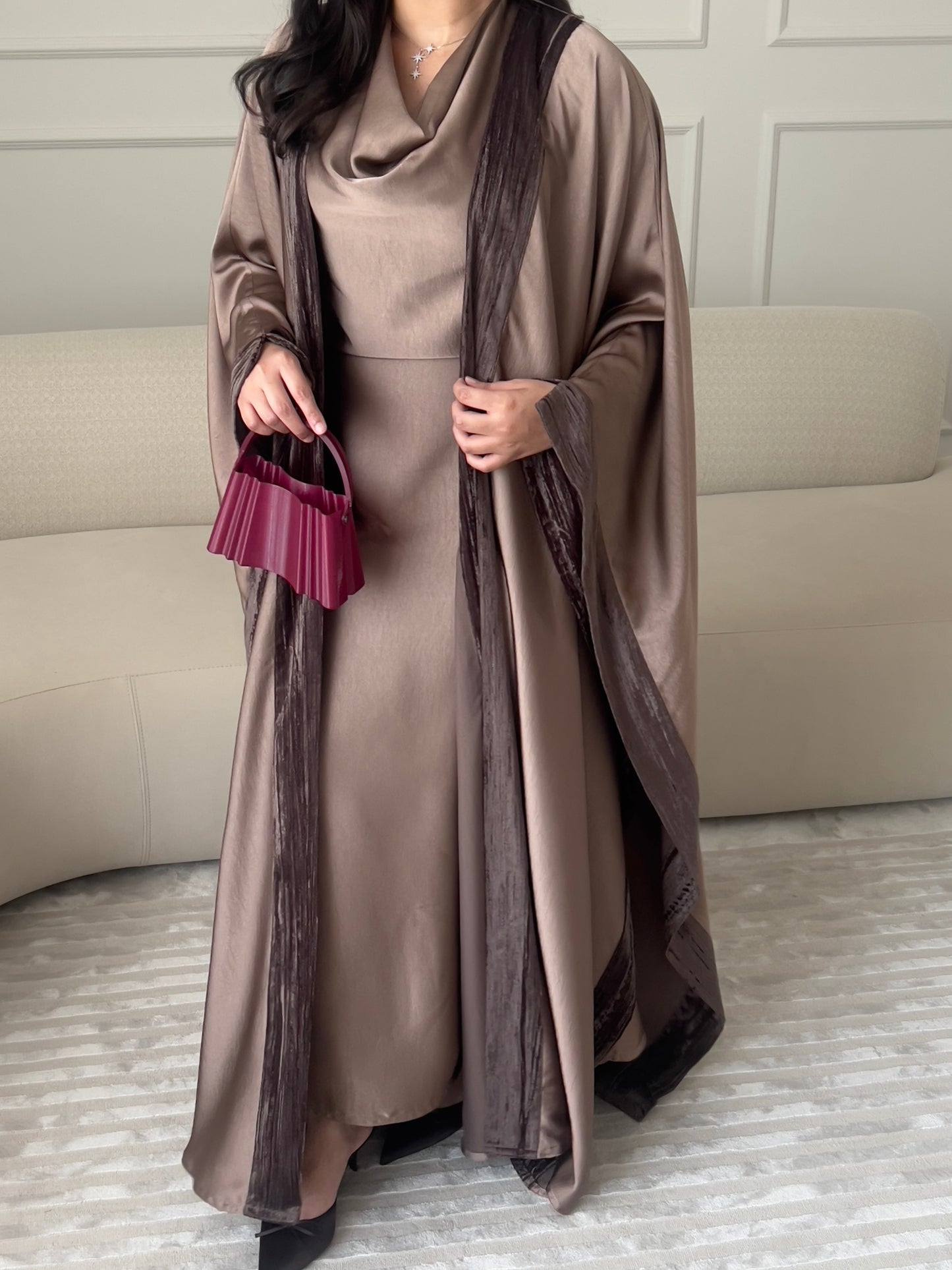 DN201 - SILK ABAYA SET