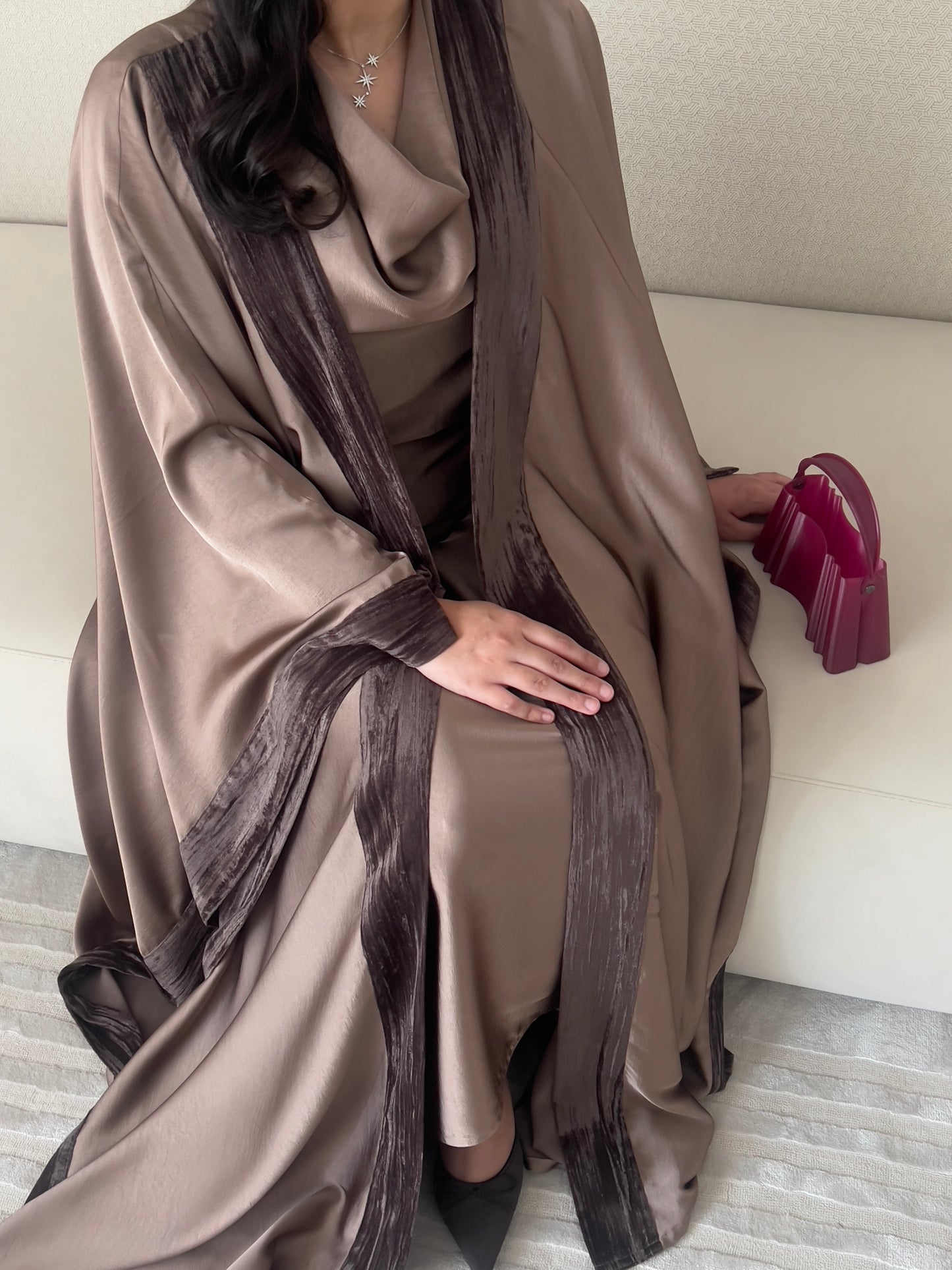 DN201 - SILK ABAYA SET