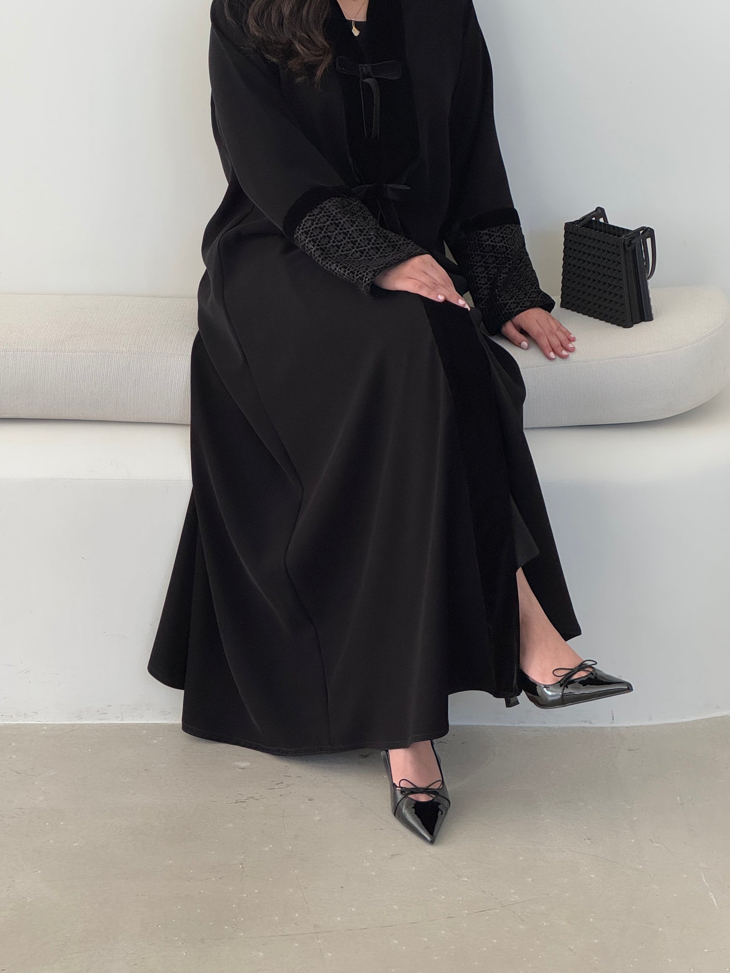 DN111 - BOW ABAYA