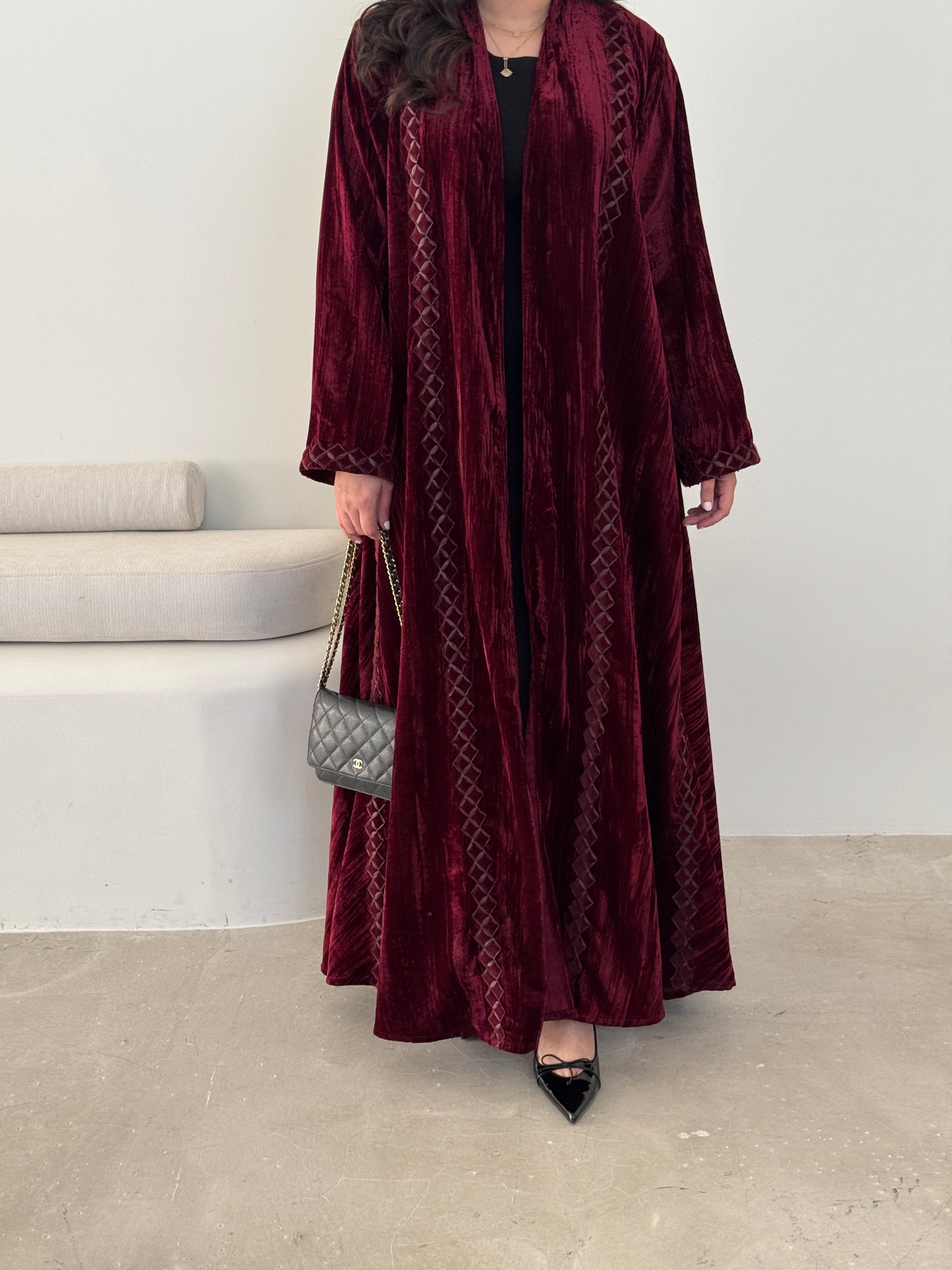 DN108 - CRUSHED VELVET ABAYA