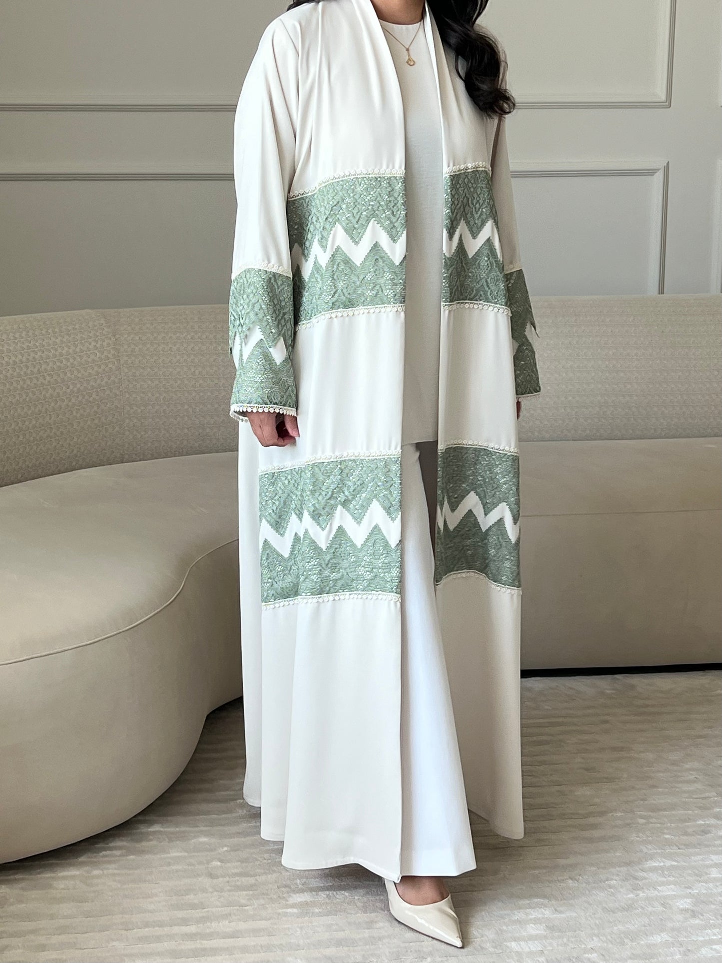 DN269 - LACE ABAYA