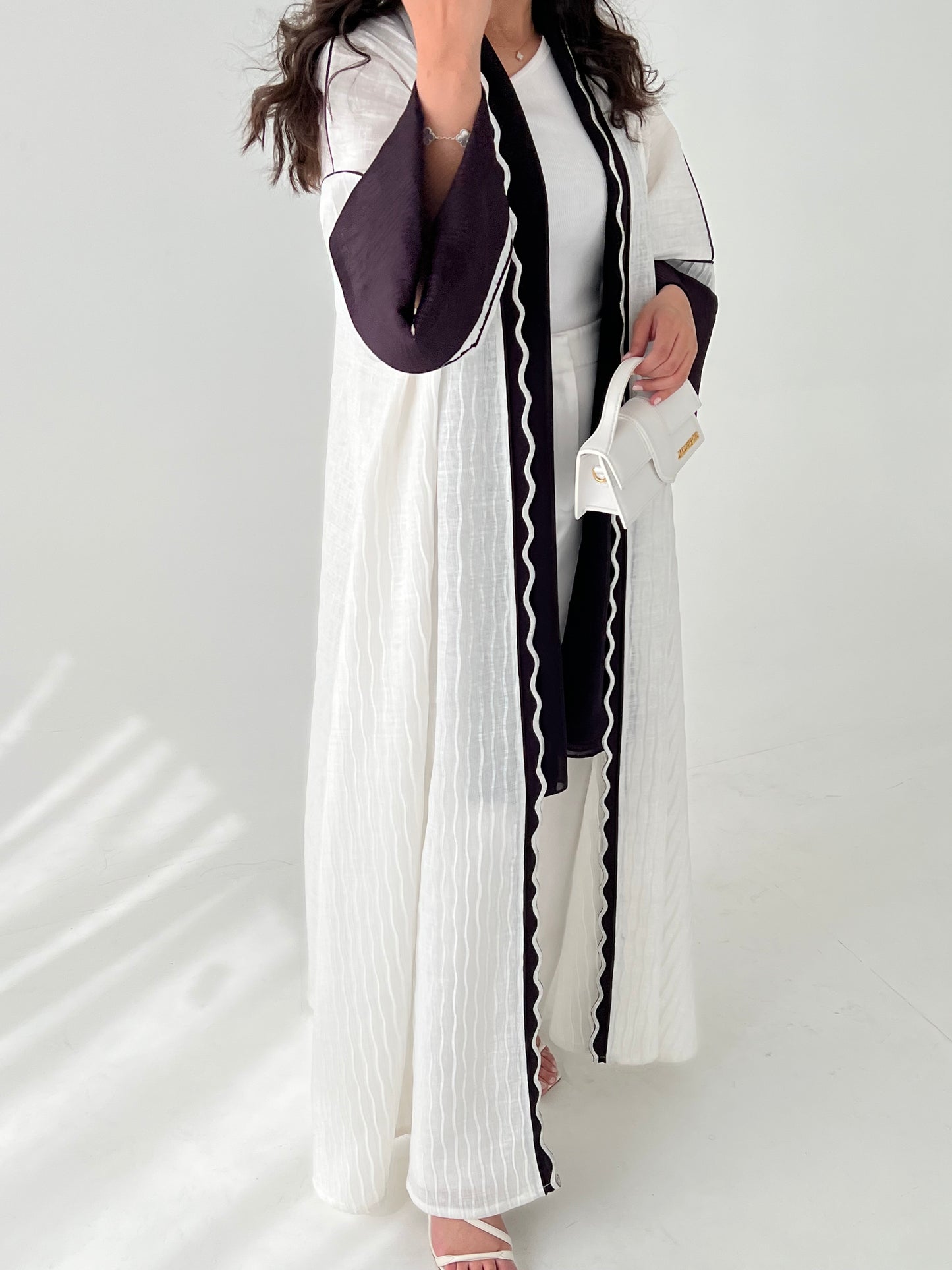 DN045 - WAVES ABAYA
