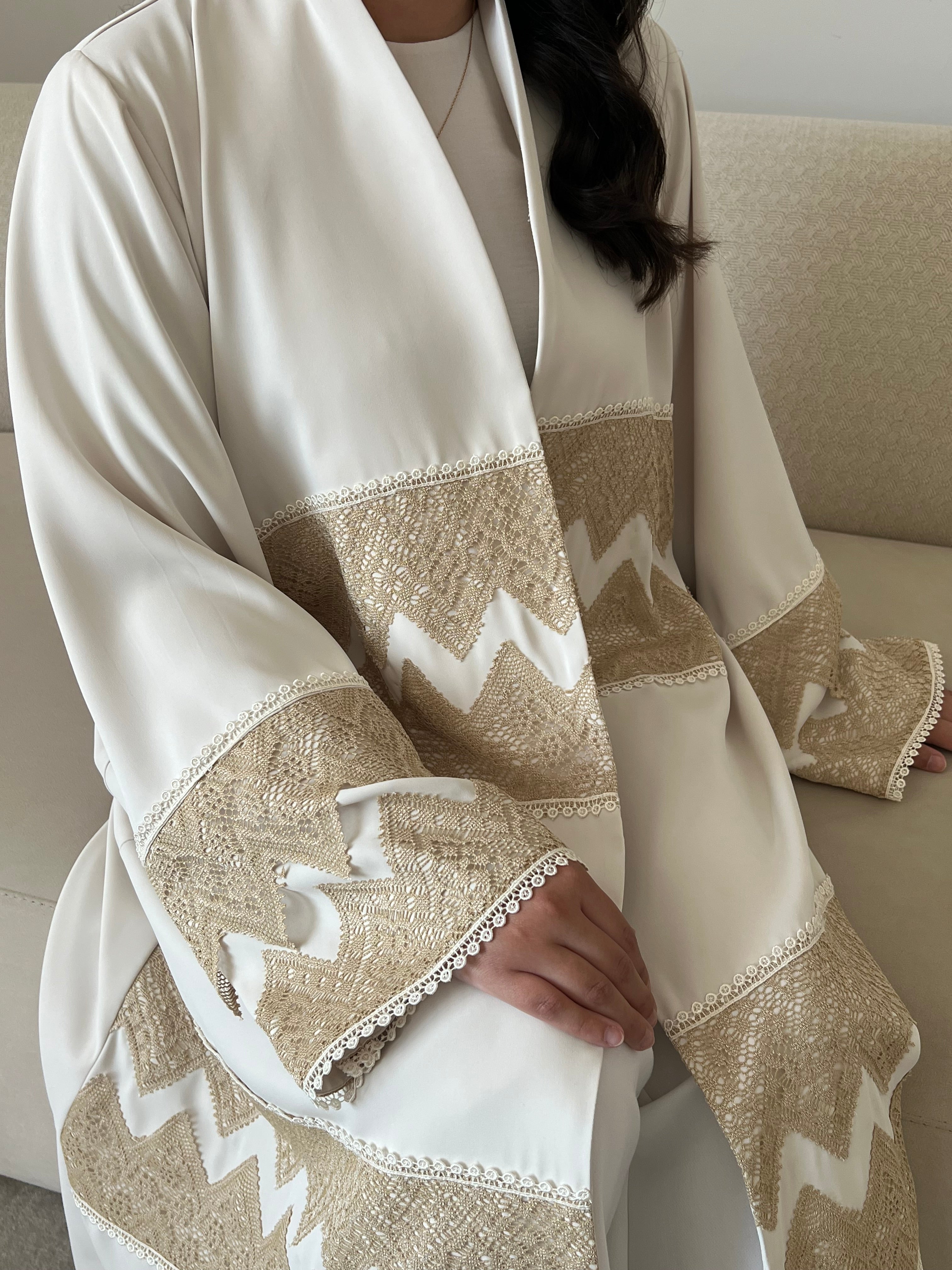 DN267 - LACE ABAYA