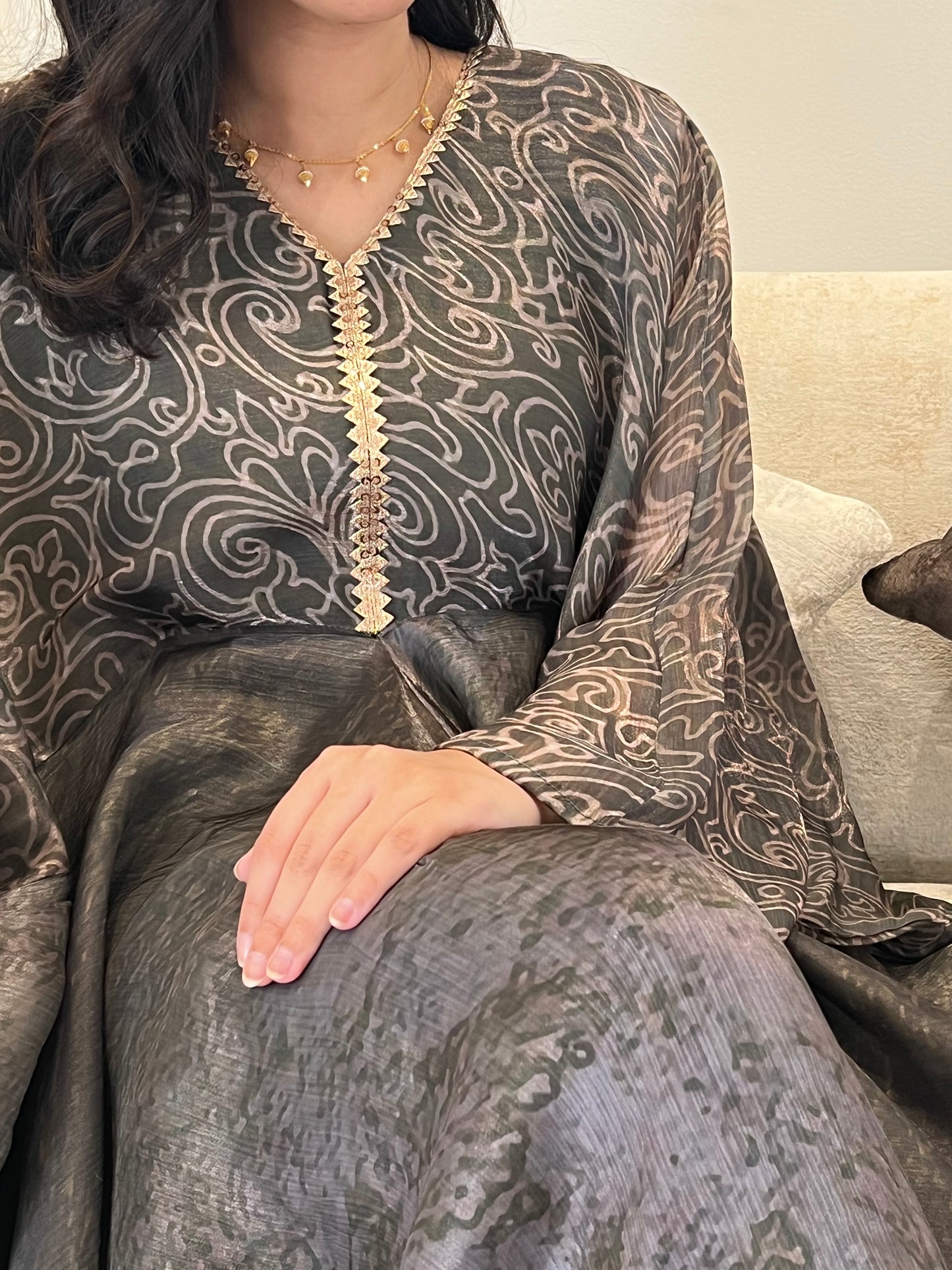 DN069 - ORGANZA KAFTAN