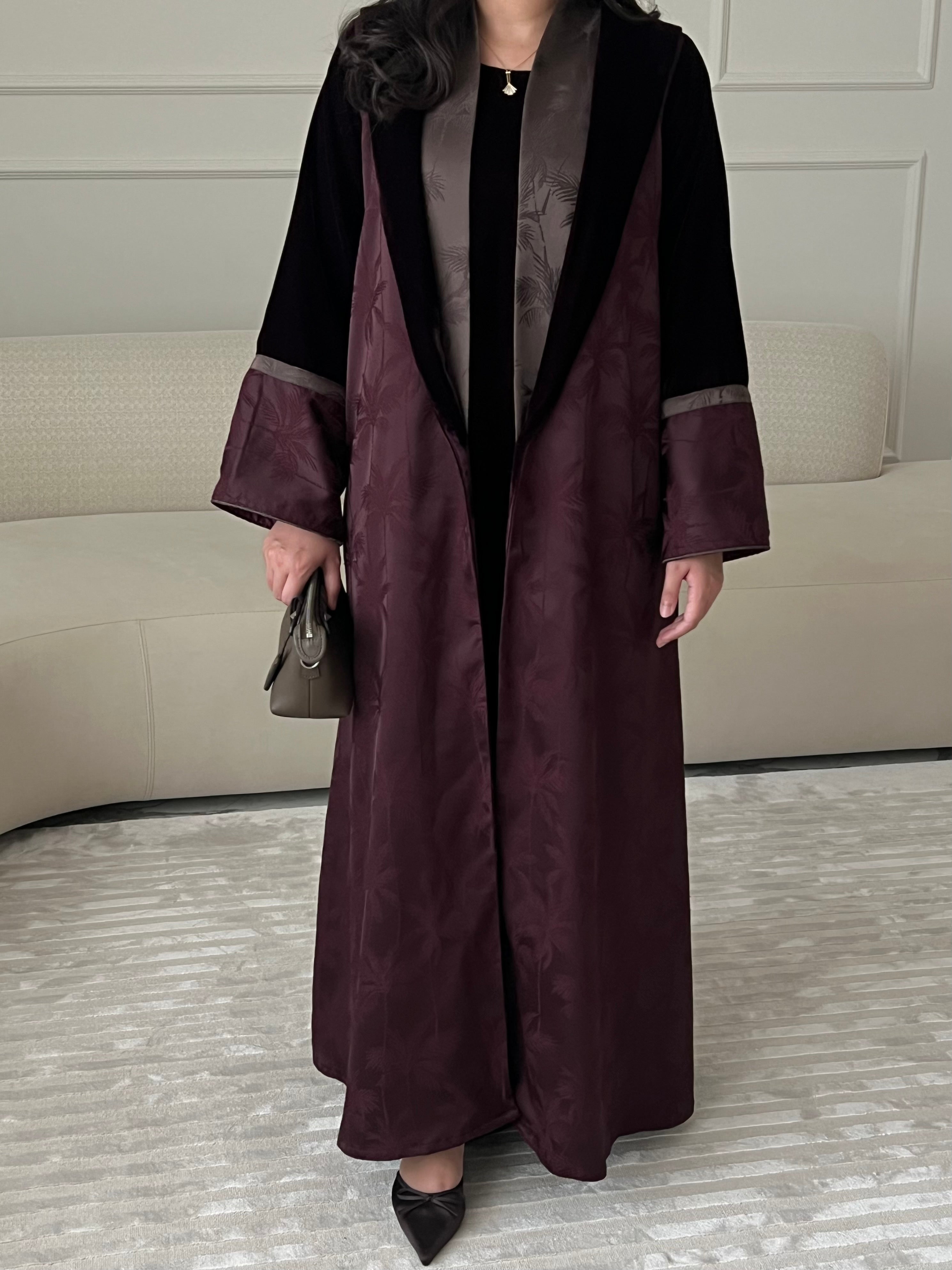 DN213 - VELVET PALM ABAYA