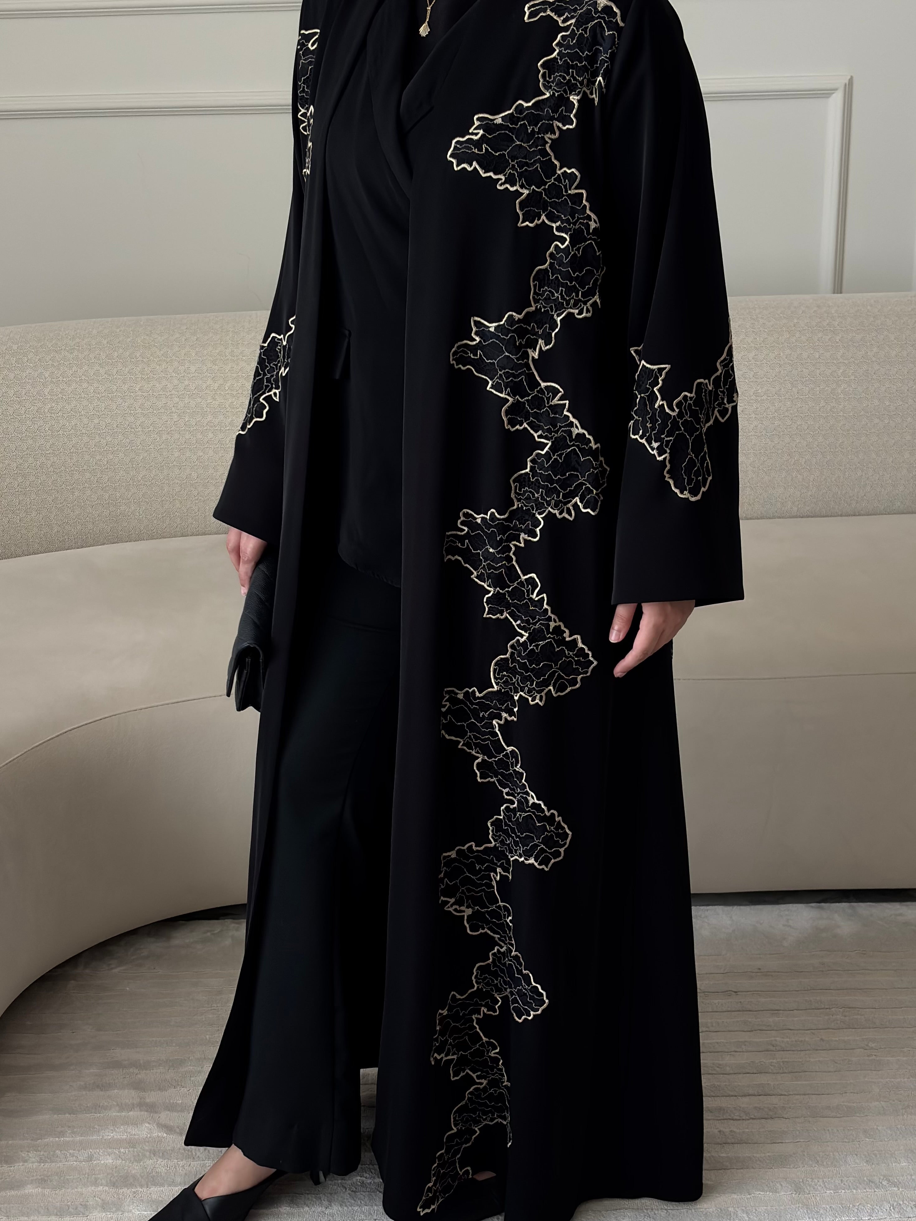 DN284 - LACE ABAYA