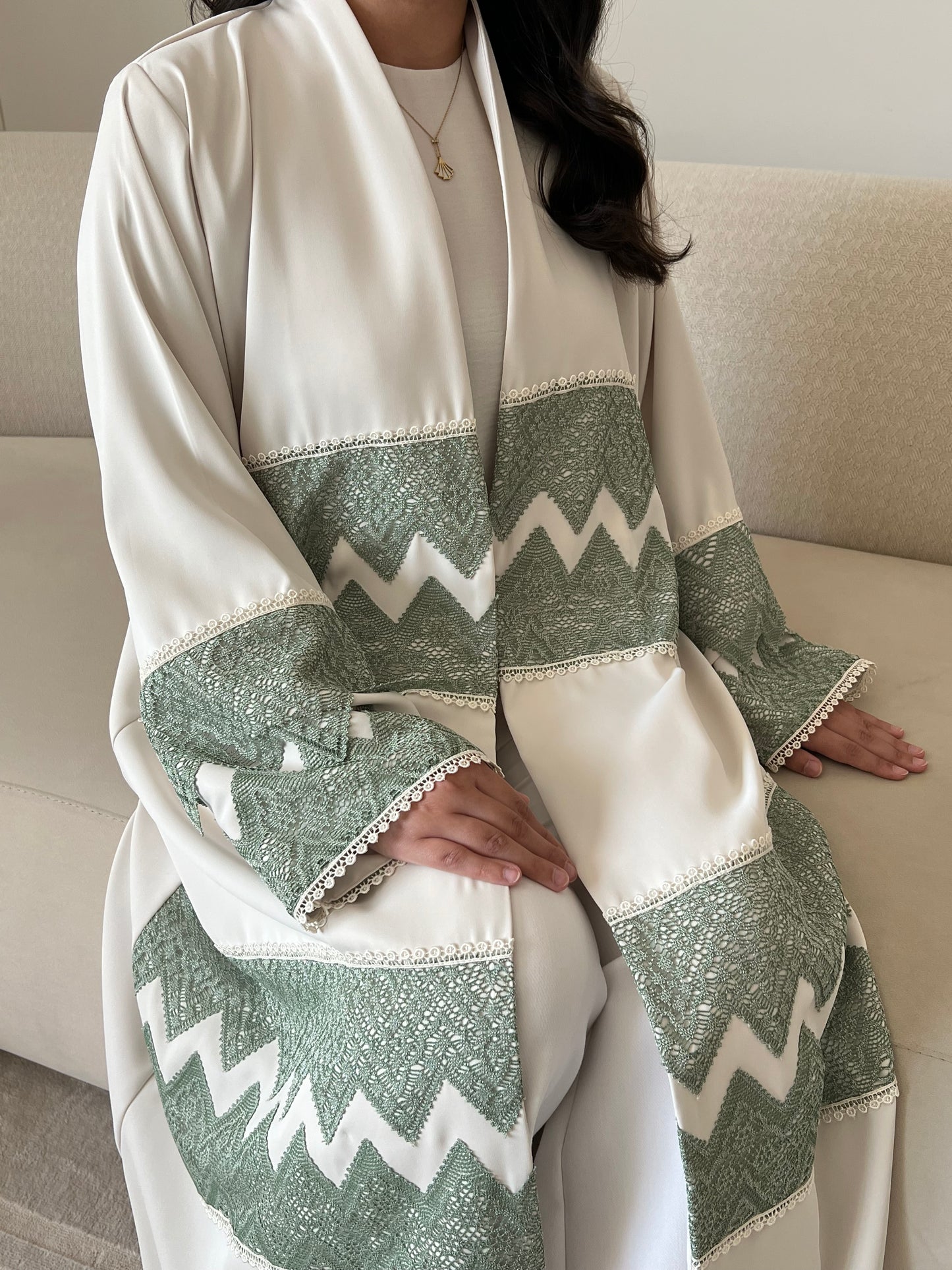 DN269 - LACE ABAYA