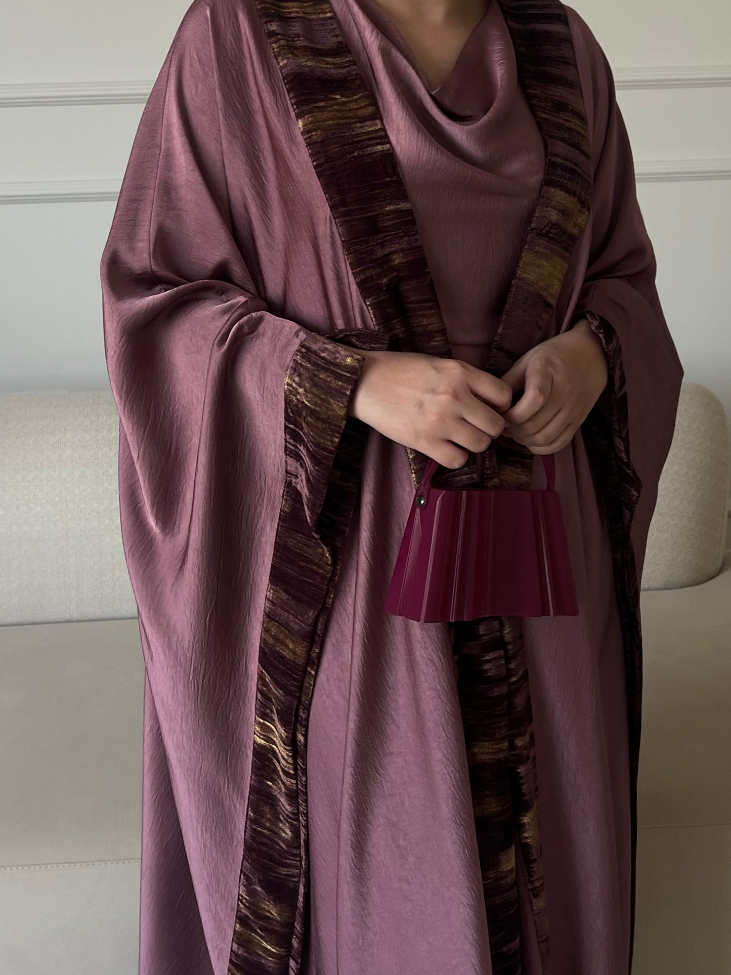 DN222 - SILK ABAYA SET
