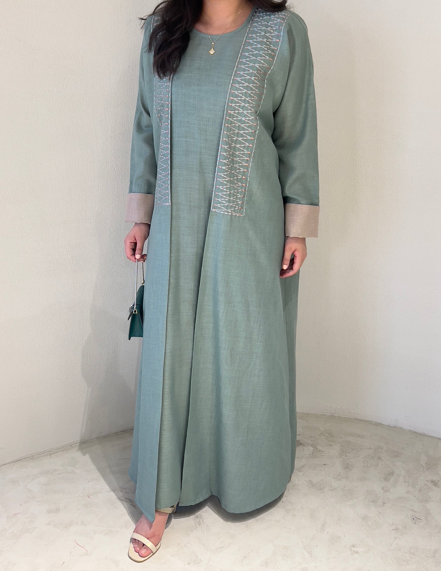 DN101 - EMBROIDERY LINEN SET